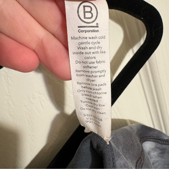 Athleta Conscious Crop Bra - Picture 8 of 9